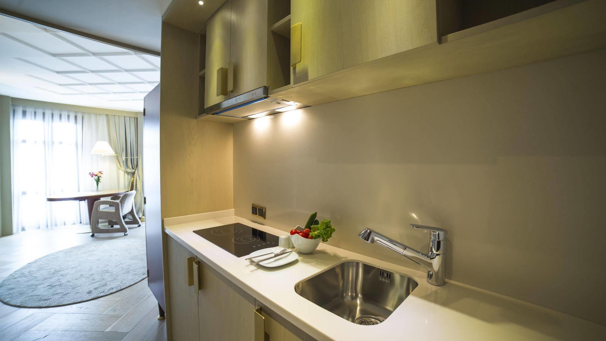 Mega Residence & Hotel Nisantasi Истанбул Екстериор снимка